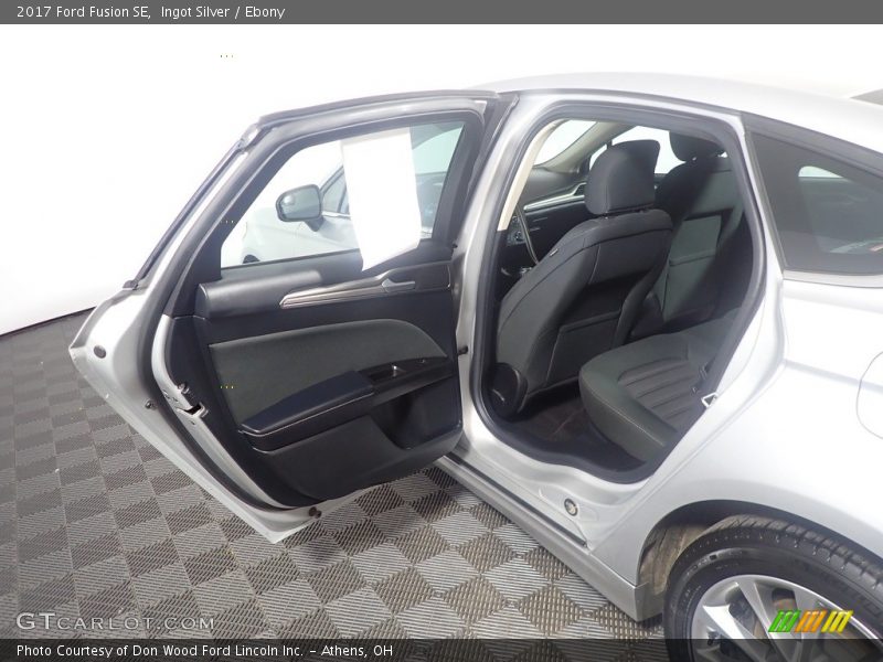 Ingot Silver / Ebony 2017 Ford Fusion SE