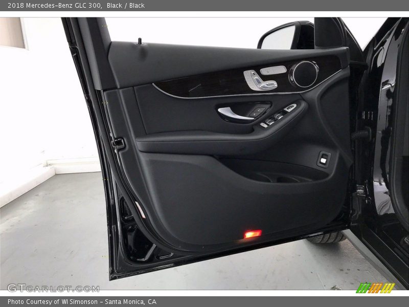 Black / Black 2018 Mercedes-Benz GLC 300