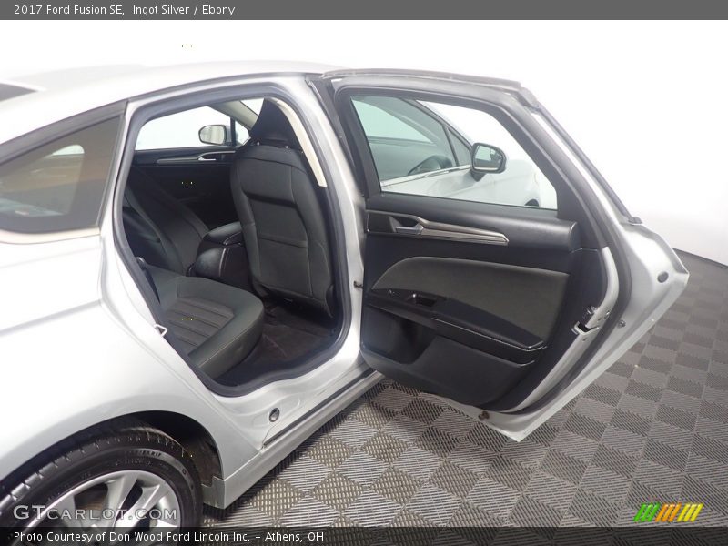 Ingot Silver / Ebony 2017 Ford Fusion SE