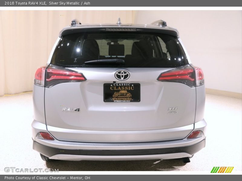 Silver Sky Metallic / Ash 2018 Toyota RAV4 XLE