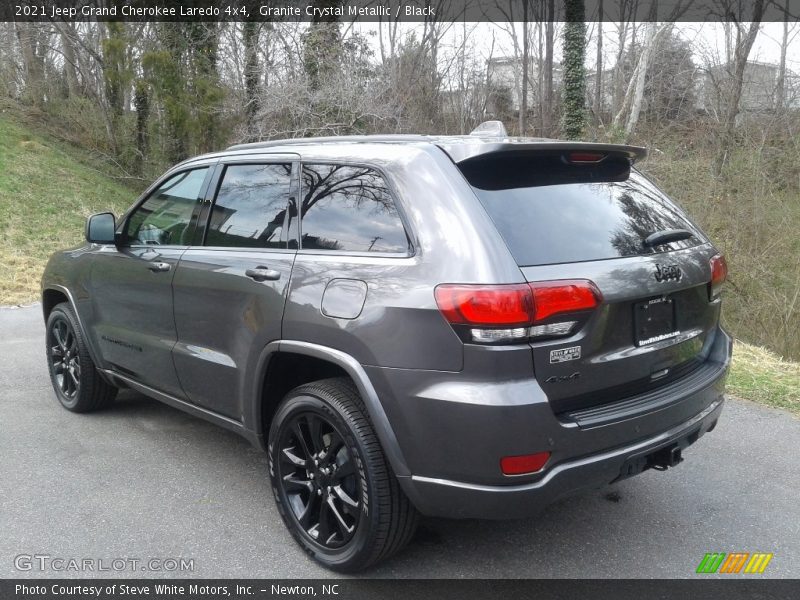 Granite Crystal Metallic / Black 2021 Jeep Grand Cherokee Laredo 4x4