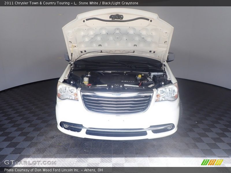 Stone White / Black/Light Graystone 2011 Chrysler Town & Country Touring - L
