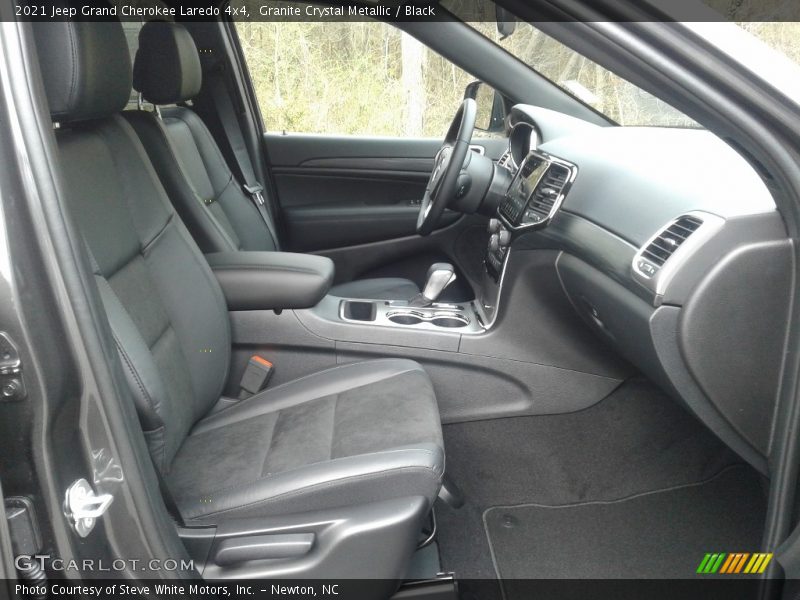 Granite Crystal Metallic / Black 2021 Jeep Grand Cherokee Laredo 4x4
