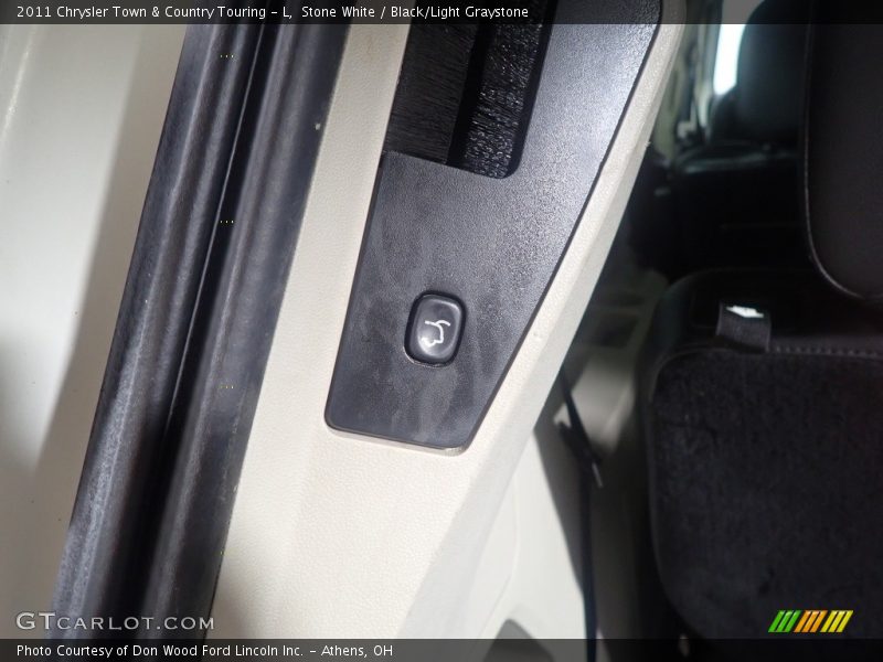 Stone White / Black/Light Graystone 2011 Chrysler Town & Country Touring - L