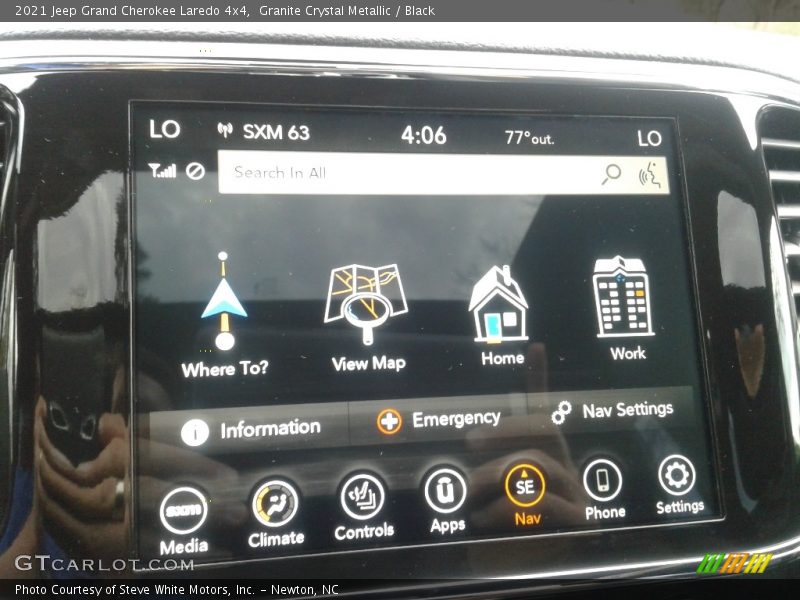 Granite Crystal Metallic / Black 2021 Jeep Grand Cherokee Laredo 4x4