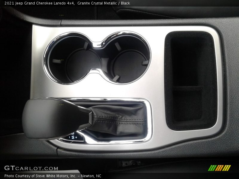 Granite Crystal Metallic / Black 2021 Jeep Grand Cherokee Laredo 4x4