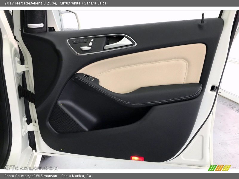 Cirrus White / Sahara Beige 2017 Mercedes-Benz B 250e