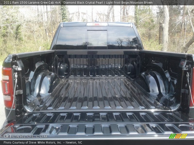 Diamond Black Crystal Pearl / Light Frost Beige/Mountain Brown 2021 Ram 1500 Laramie Crew Cab 4x4