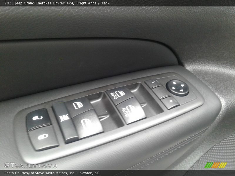 Bright White / Black 2021 Jeep Grand Cherokee Limited 4x4