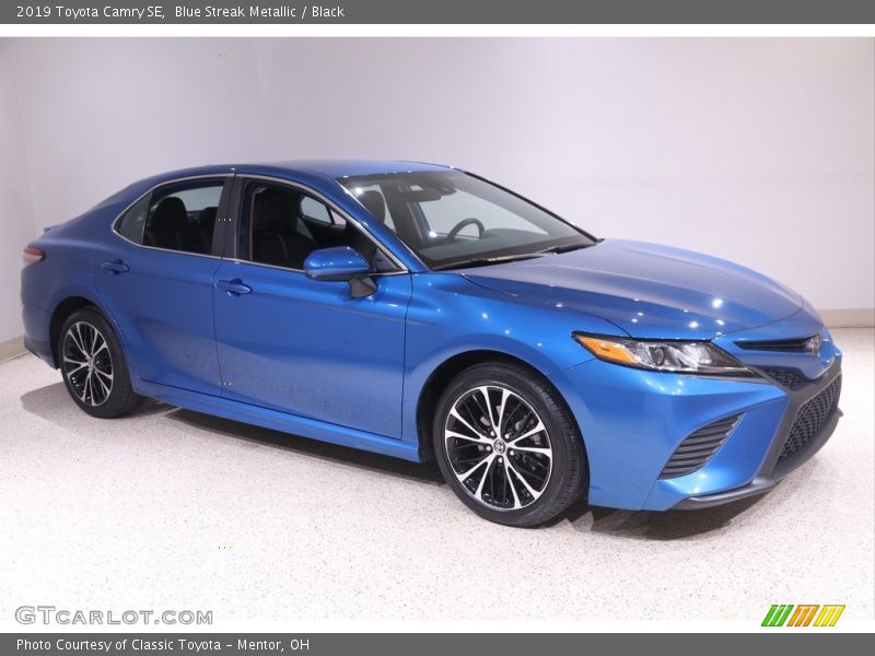Blue Streak Metallic / Black 2019 Toyota Camry SE