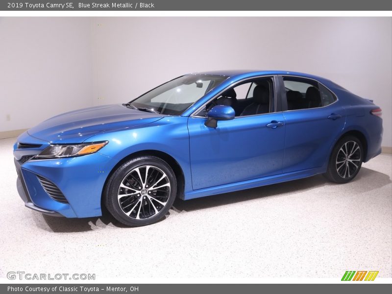 Blue Streak Metallic / Black 2019 Toyota Camry SE