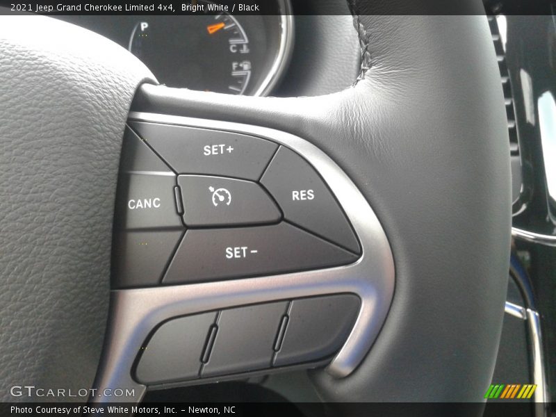 Bright White / Black 2021 Jeep Grand Cherokee Limited 4x4