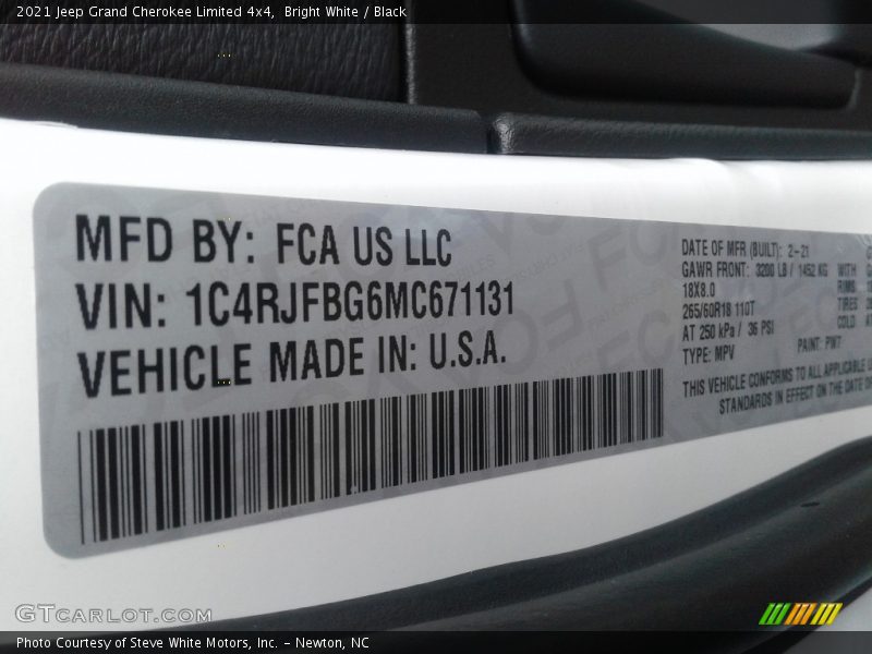 Bright White / Black 2021 Jeep Grand Cherokee Limited 4x4