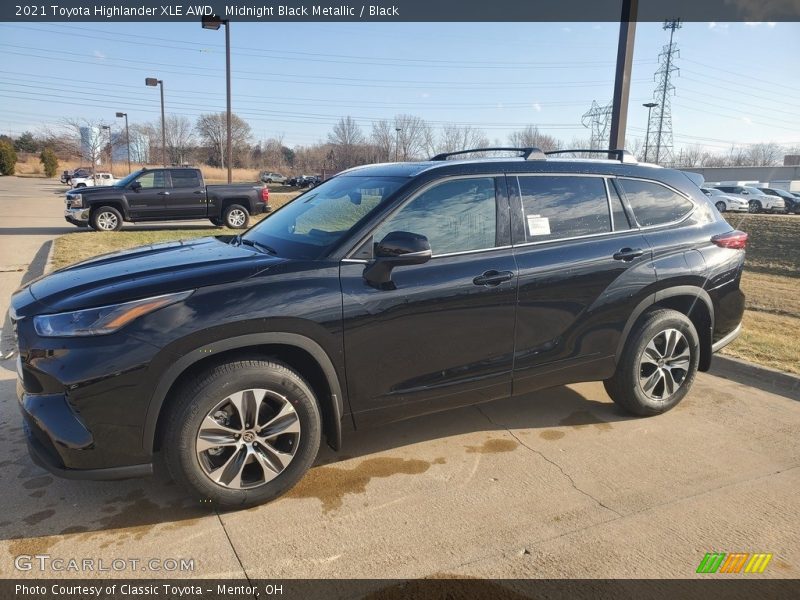 Midnight Black Metallic / Black 2021 Toyota Highlander XLE AWD