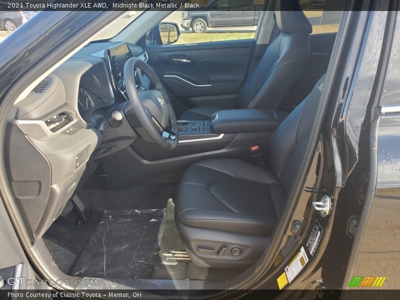 Midnight Black Metallic / Black 2021 Toyota Highlander XLE AWD