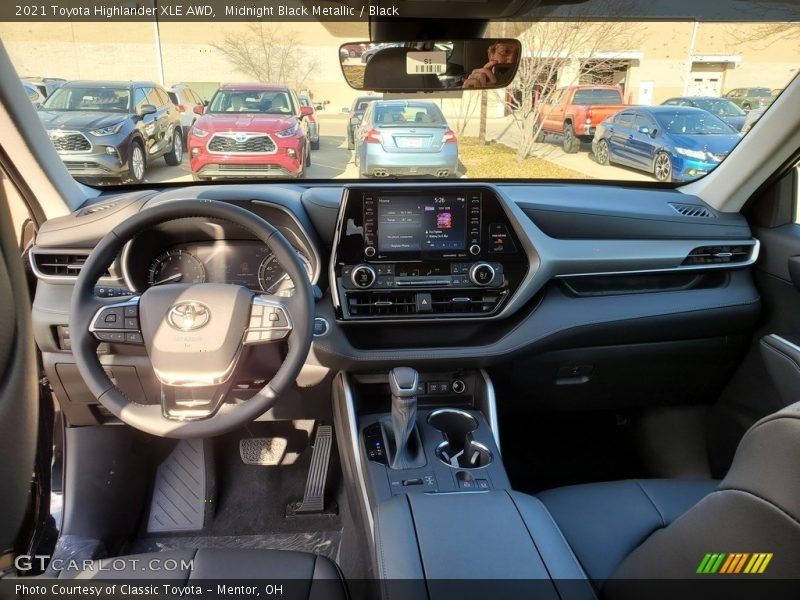 Midnight Black Metallic / Black 2021 Toyota Highlander XLE AWD