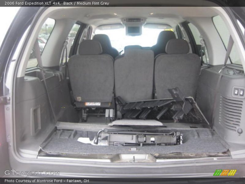 Black / Medium Flint Grey 2006 Ford Expedition XLT 4x4