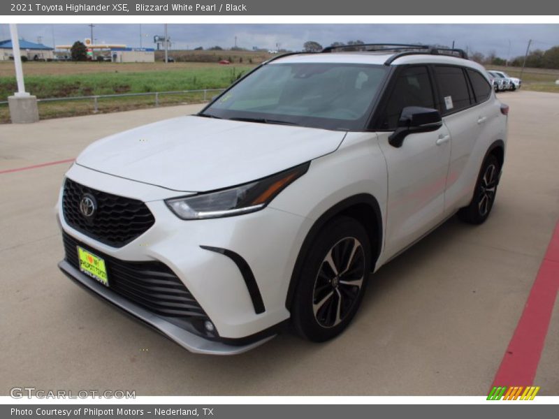 Blizzard White Pearl / Black 2021 Toyota Highlander XSE