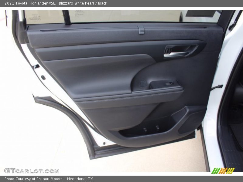 Blizzard White Pearl / Black 2021 Toyota Highlander XSE