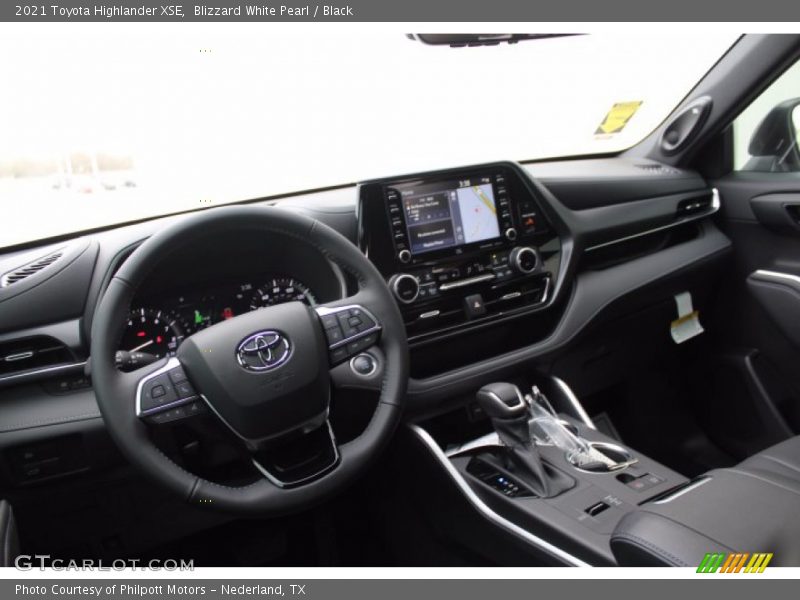 Blizzard White Pearl / Black 2021 Toyota Highlander XSE