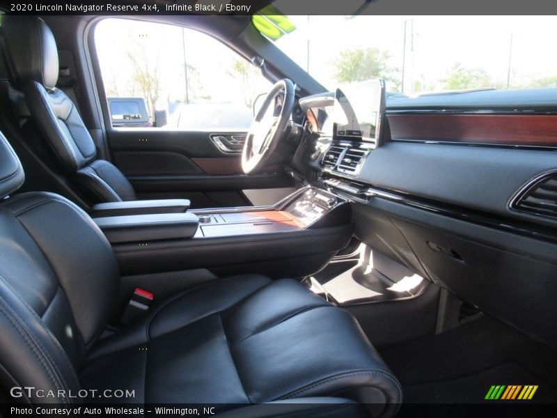Infinite Black / Ebony 2020 Lincoln Navigator Reserve 4x4