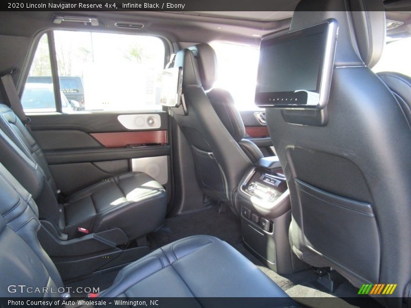 Infinite Black / Ebony 2020 Lincoln Navigator Reserve 4x4