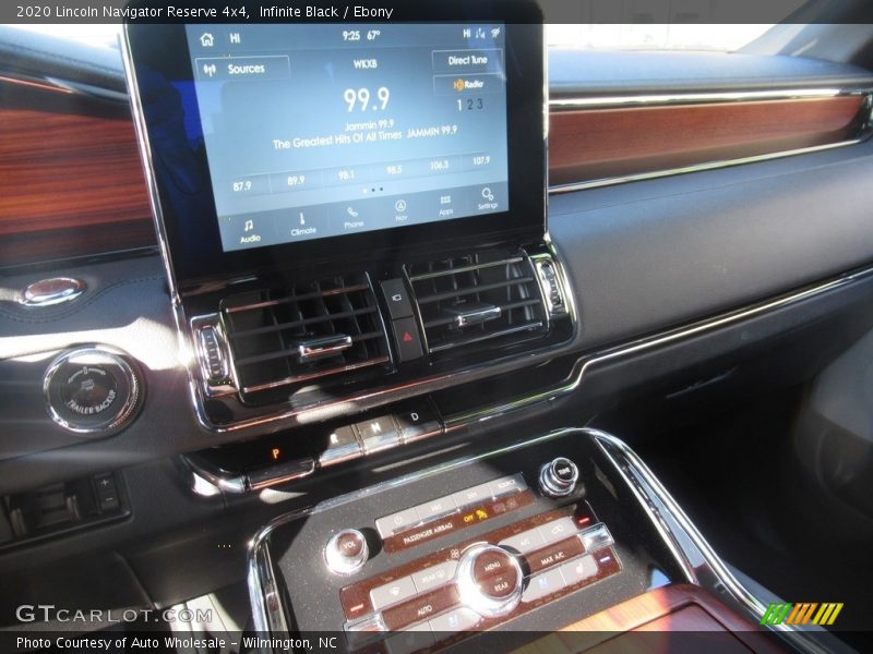 Infinite Black / Ebony 2020 Lincoln Navigator Reserve 4x4