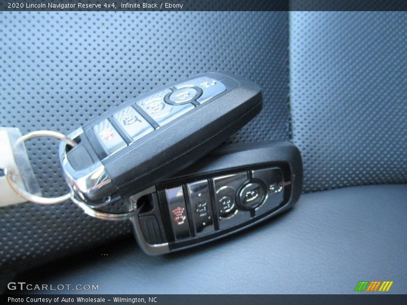 Infinite Black / Ebony 2020 Lincoln Navigator Reserve 4x4