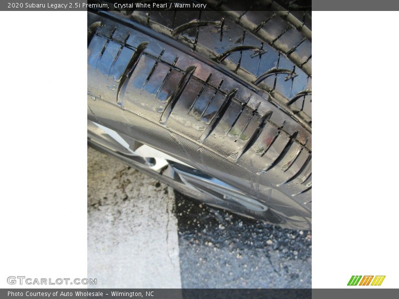 Crystal White Pearl / Warm Ivory 2020 Subaru Legacy 2.5i Premium