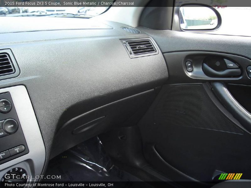 Sonic Blue Metallic / Charcoal/Charcoal 2005 Ford Focus ZX3 S Coupe