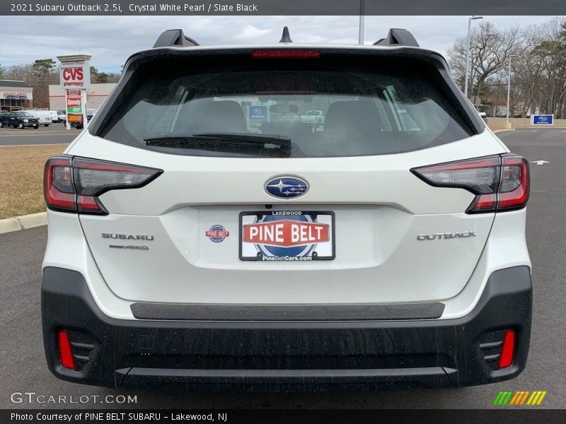 Crystal White Pearl / Slate Black 2021 Subaru Outback 2.5i