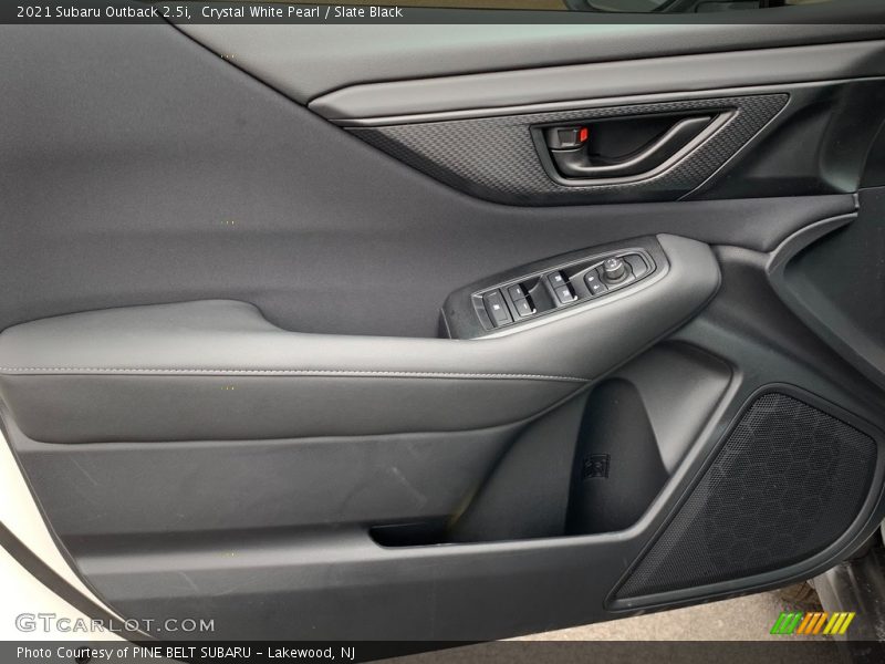 Crystal White Pearl / Slate Black 2021 Subaru Outback 2.5i