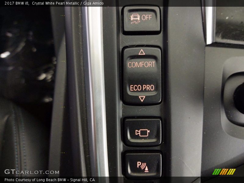 Crystal White Pearl Metallic / Giga Amido 2017 BMW i8