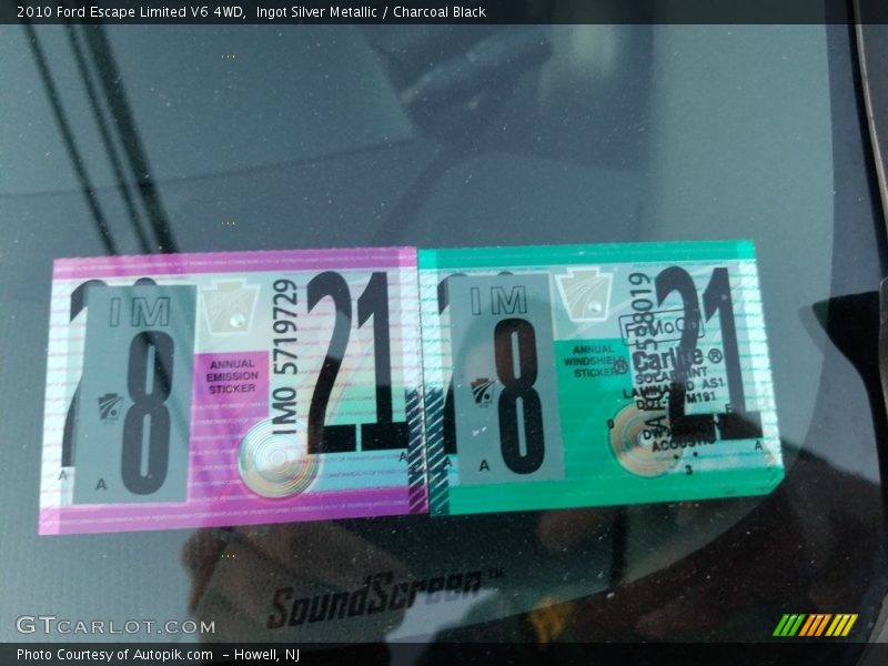 Ingot Silver Metallic / Charcoal Black 2010 Ford Escape Limited V6 4WD