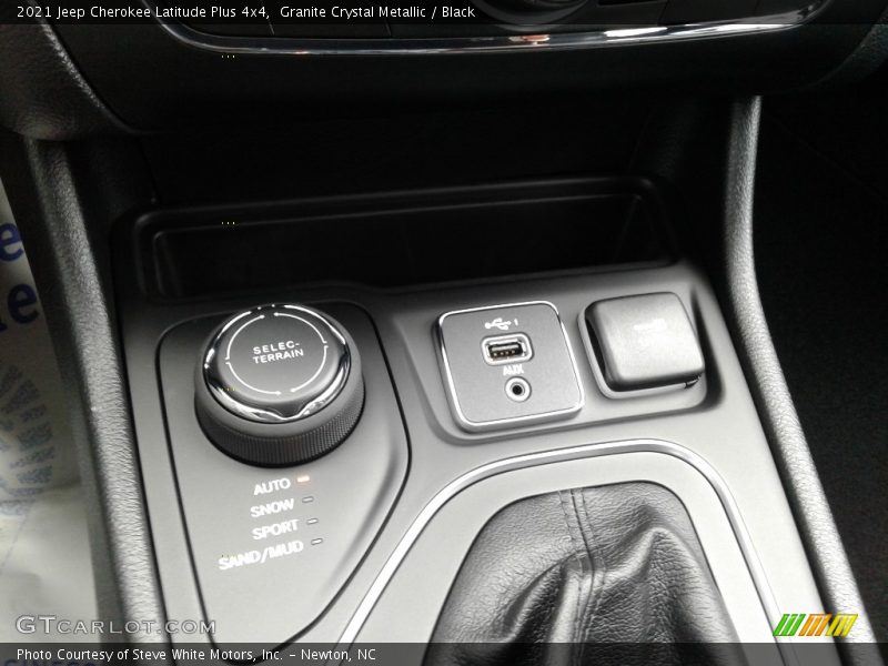 Granite Crystal Metallic / Black 2021 Jeep Cherokee Latitude Plus 4x4