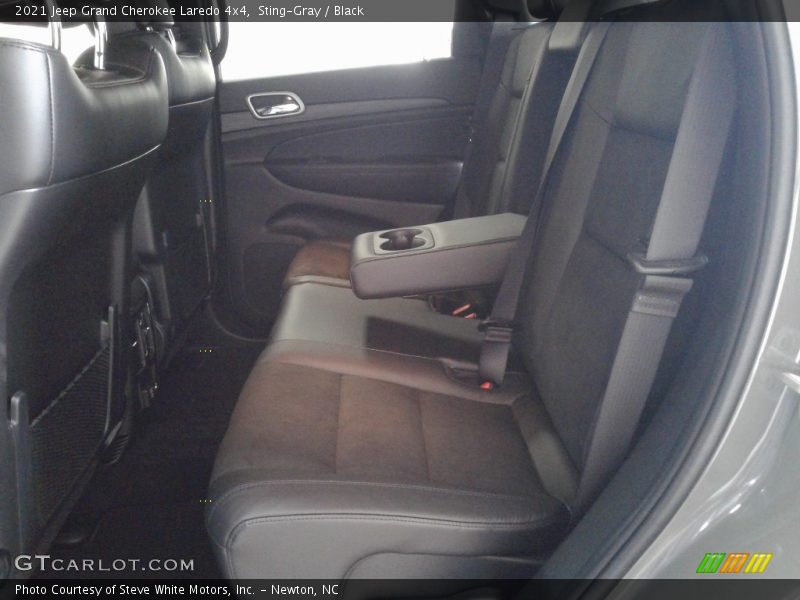 Sting-Gray / Black 2021 Jeep Grand Cherokee Laredo 4x4