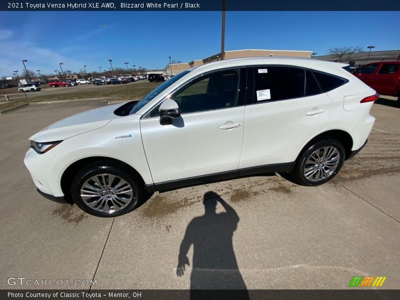 Blizzard White Pearl / Black 2021 Toyota Venza Hybrid XLE AWD