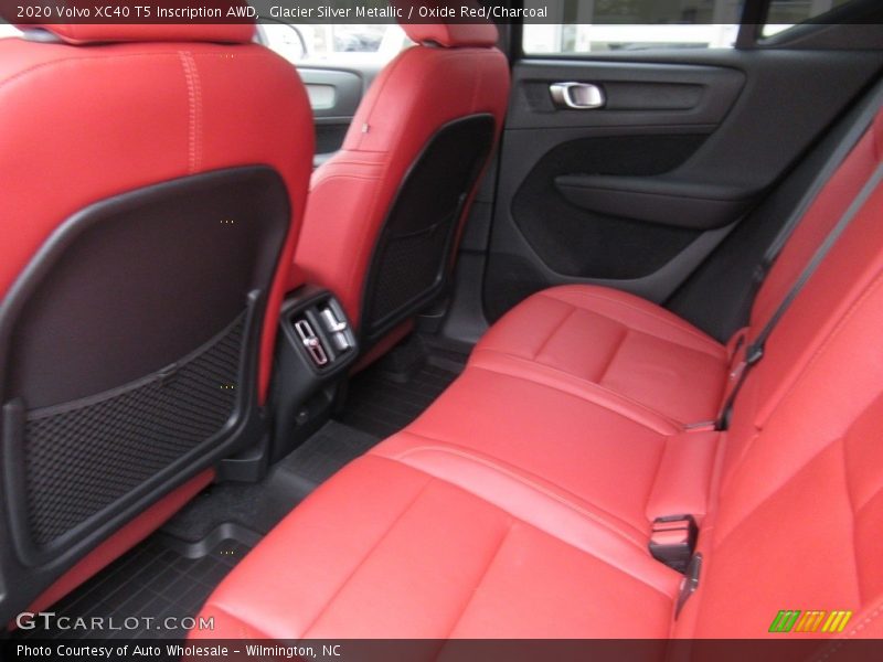 Glacier Silver Metallic / Oxide Red/Charcoal 2020 Volvo XC40 T5 Inscription AWD