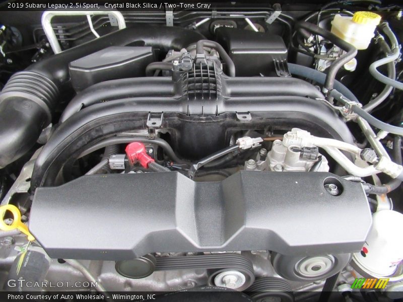 Crystal Black Silica / Two-Tone Gray 2019 Subaru Legacy 2.5i Sport