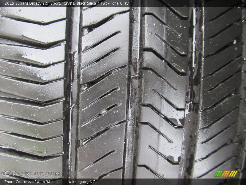 Crystal Black Silica / Two-Tone Gray 2019 Subaru Legacy 2.5i Sport