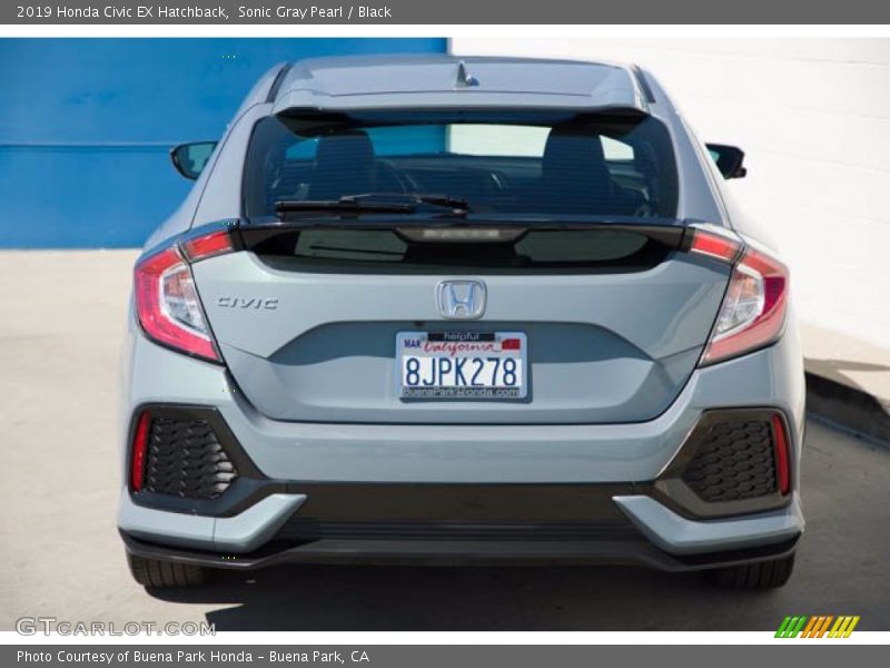 Sonic Gray Pearl / Black 2019 Honda Civic EX Hatchback