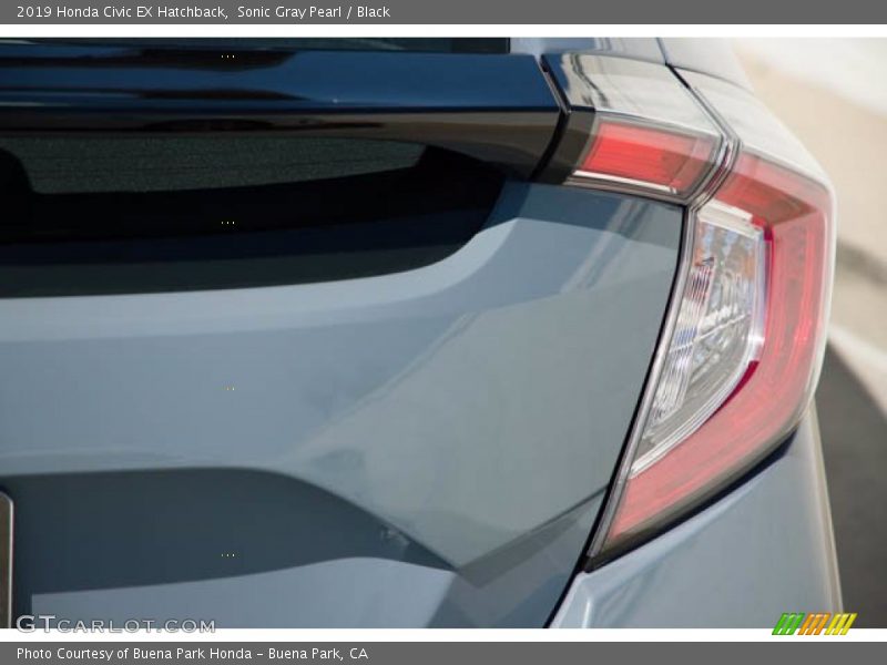 Sonic Gray Pearl / Black 2019 Honda Civic EX Hatchback