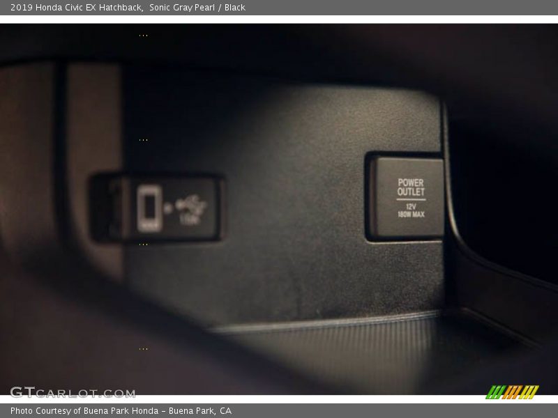 Sonic Gray Pearl / Black 2019 Honda Civic EX Hatchback