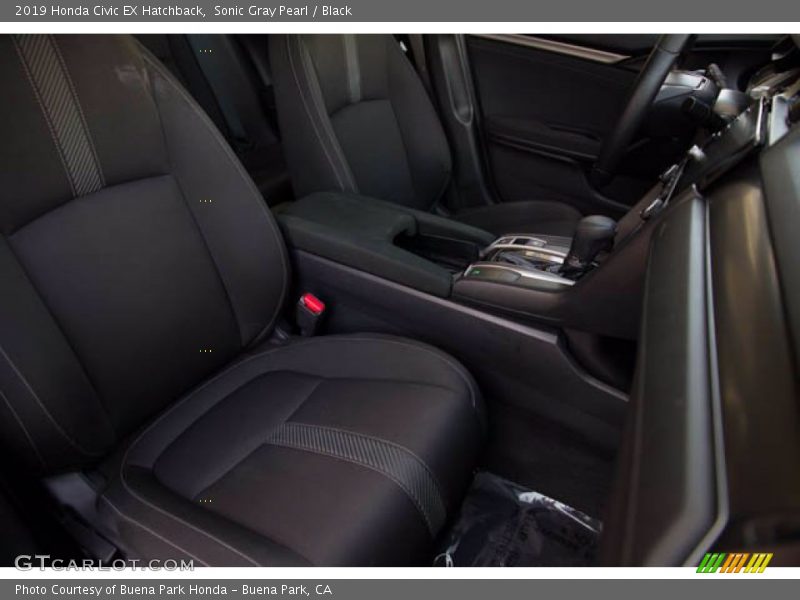 Sonic Gray Pearl / Black 2019 Honda Civic EX Hatchback