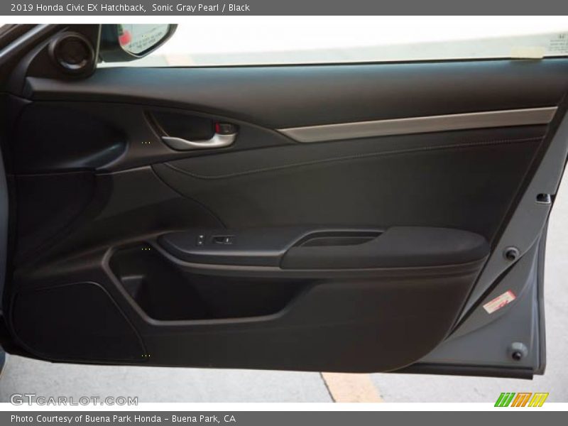 Sonic Gray Pearl / Black 2019 Honda Civic EX Hatchback