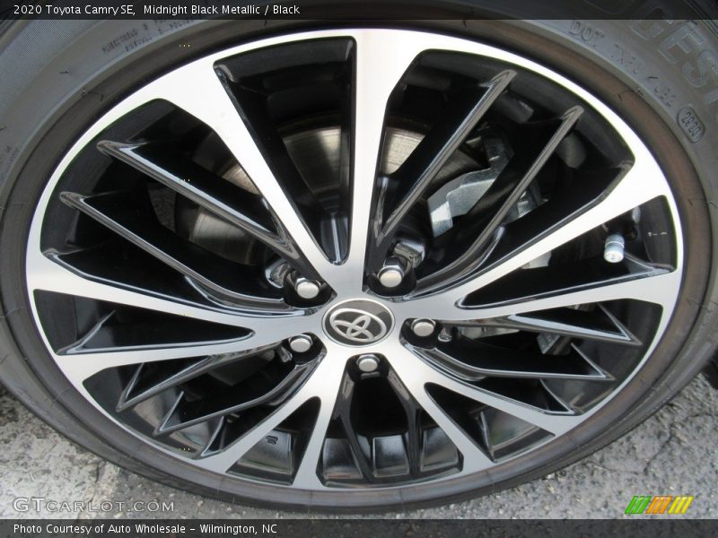 Midnight Black Metallic / Black 2020 Toyota Camry SE