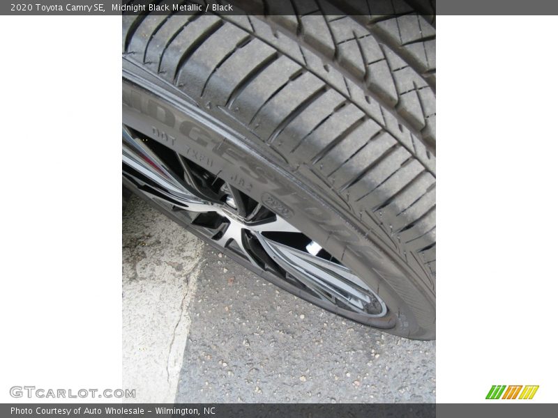 Midnight Black Metallic / Black 2020 Toyota Camry SE
