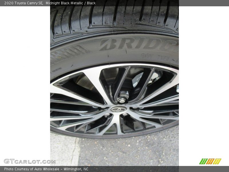 Midnight Black Metallic / Black 2020 Toyota Camry SE