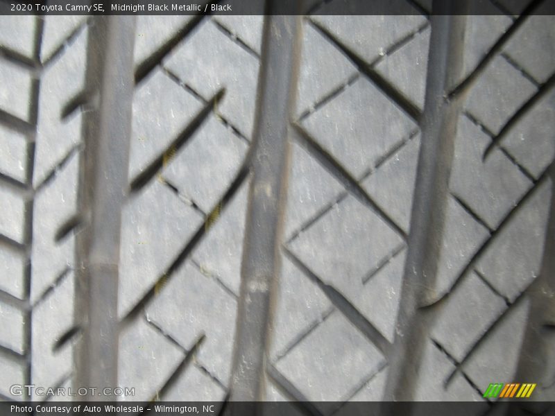 Midnight Black Metallic / Black 2020 Toyota Camry SE