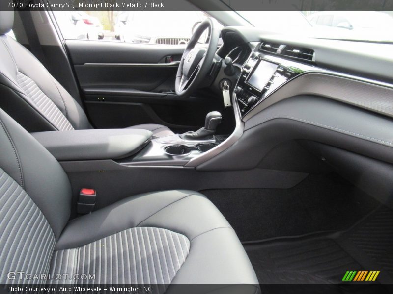 Midnight Black Metallic / Black 2020 Toyota Camry SE